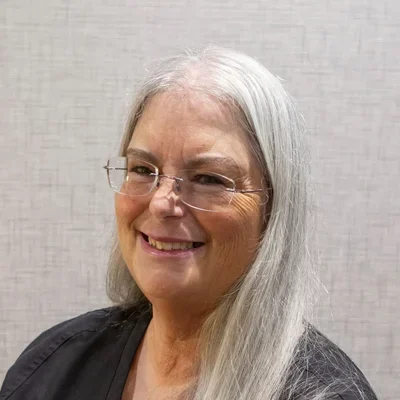 A headshot photo of Yvonne